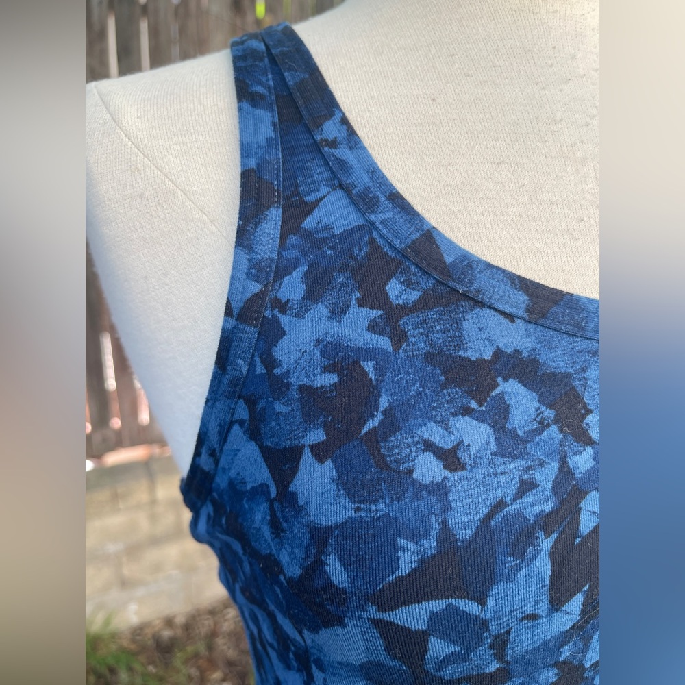 Lululemon Blue Print Women's Tank Top yoga Pilates outdoors summer Medium Large - Picture 2 of 6